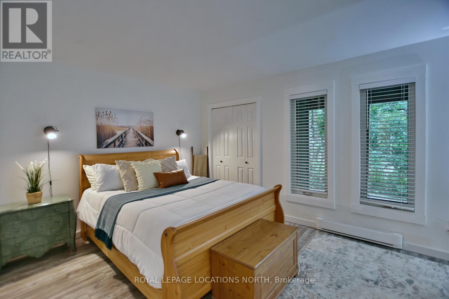 207 ESCARPMENT CRES