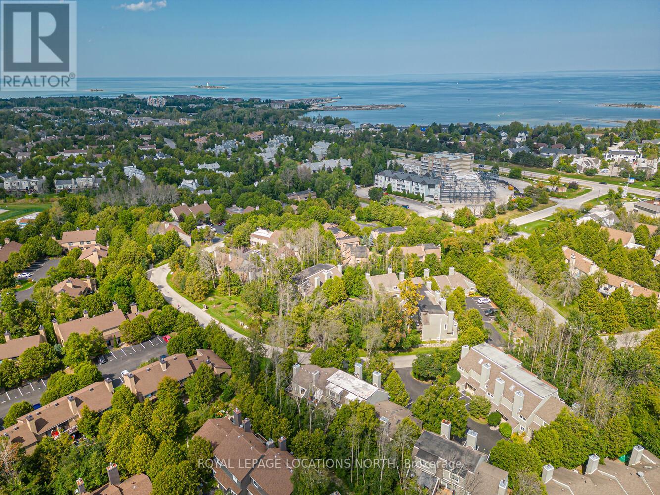 207 ESCARPMENT CRES