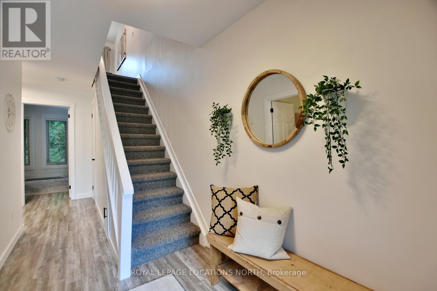 207 ESCARPMENT CRES