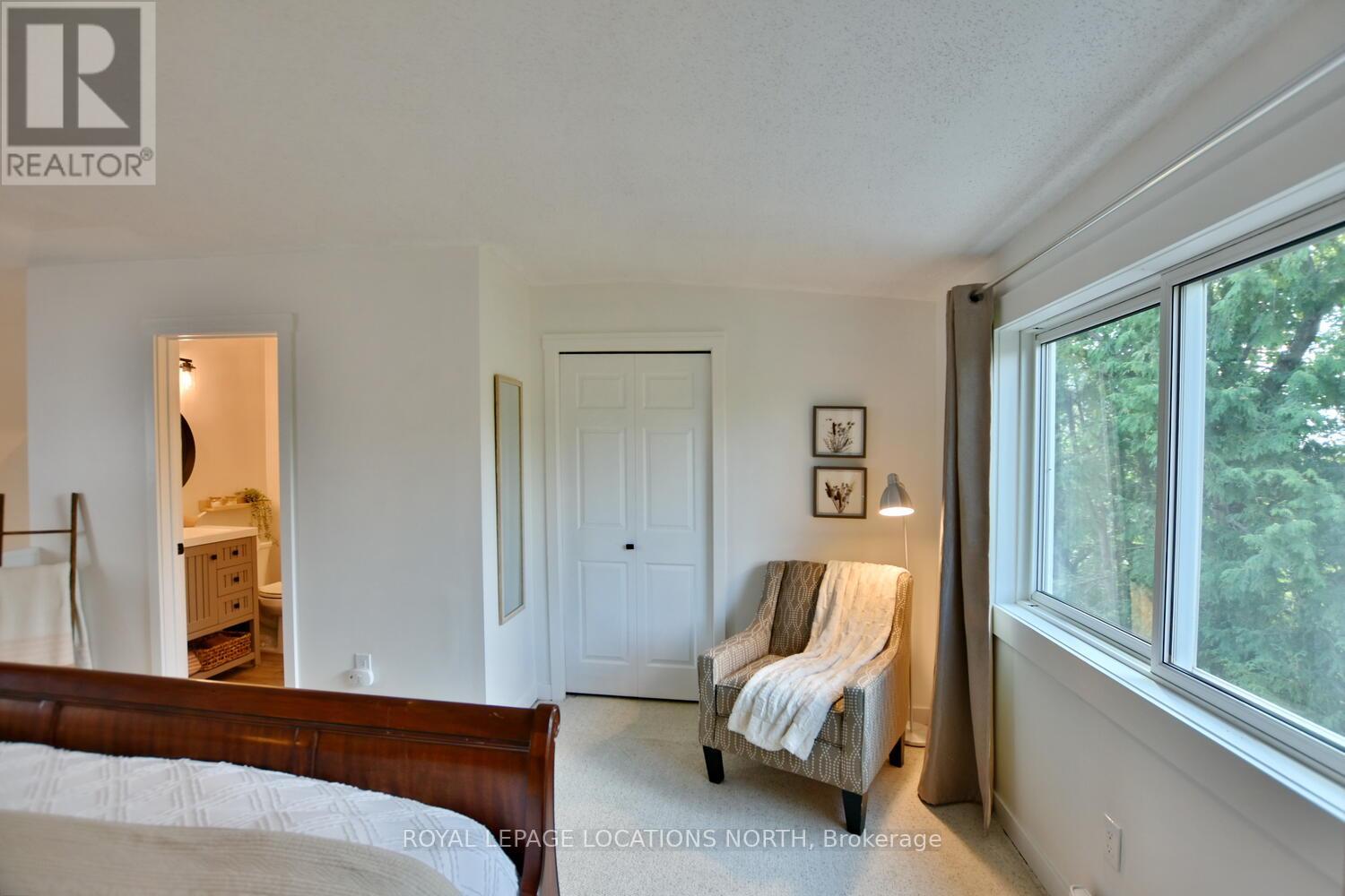 207 ESCARPMENT CRES