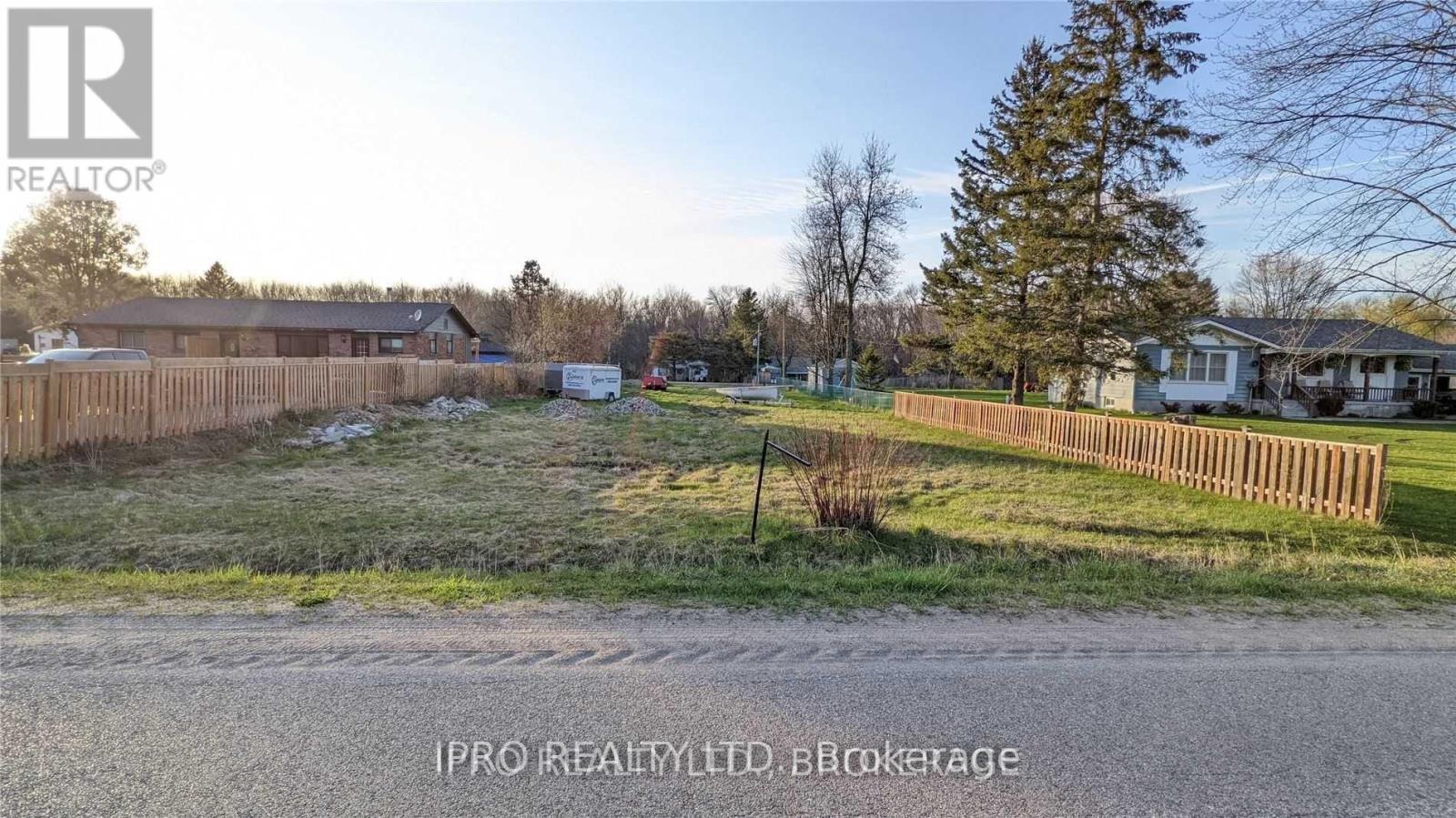 3356 FLOS FOUR RD W