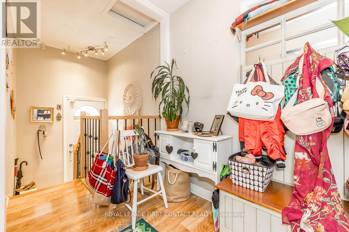 83 TORONTO ST