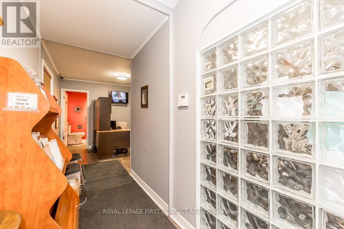 83 TORONTO ST