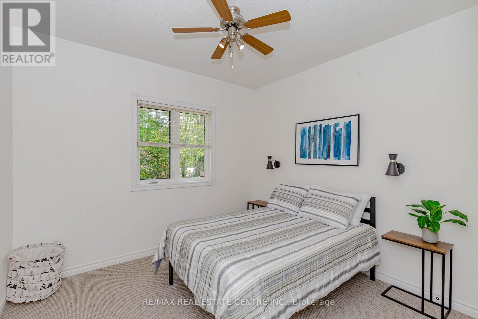 1102 SIESTA DR