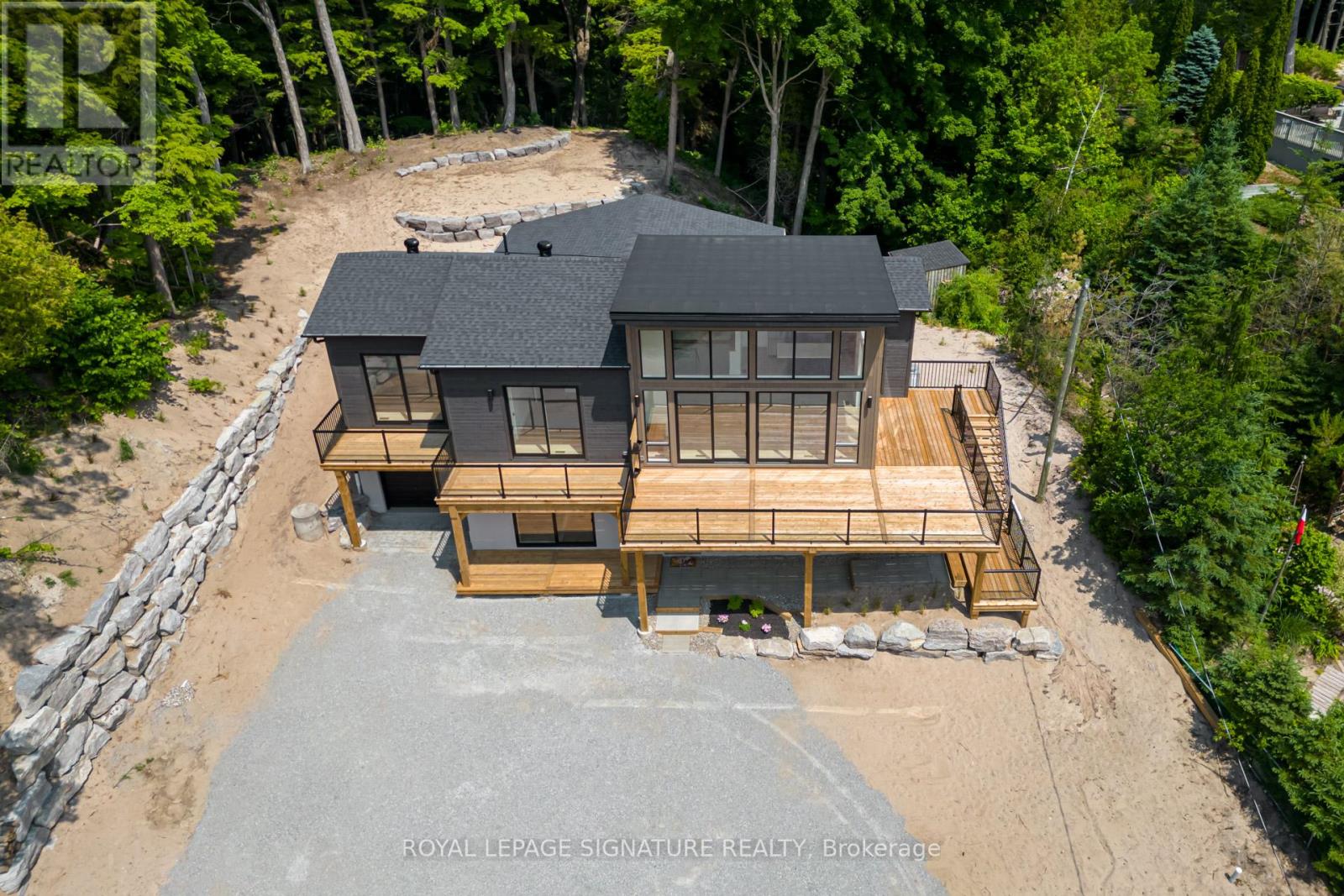 23 MILTON ST