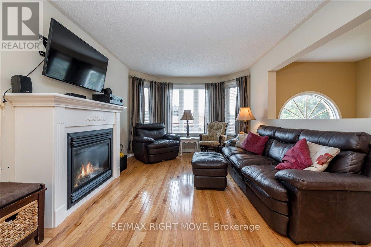 33 CARTER CRES