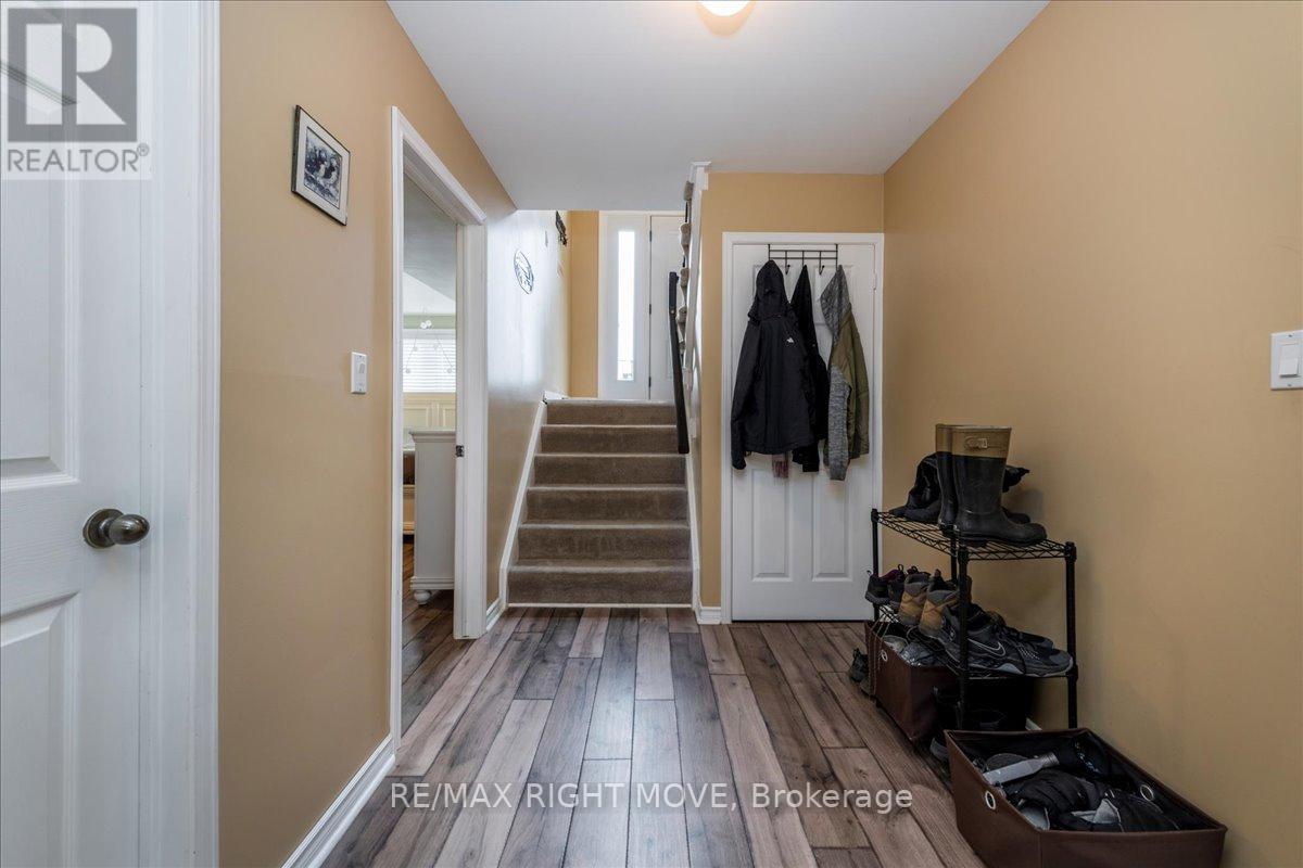 33 CARTER CRES