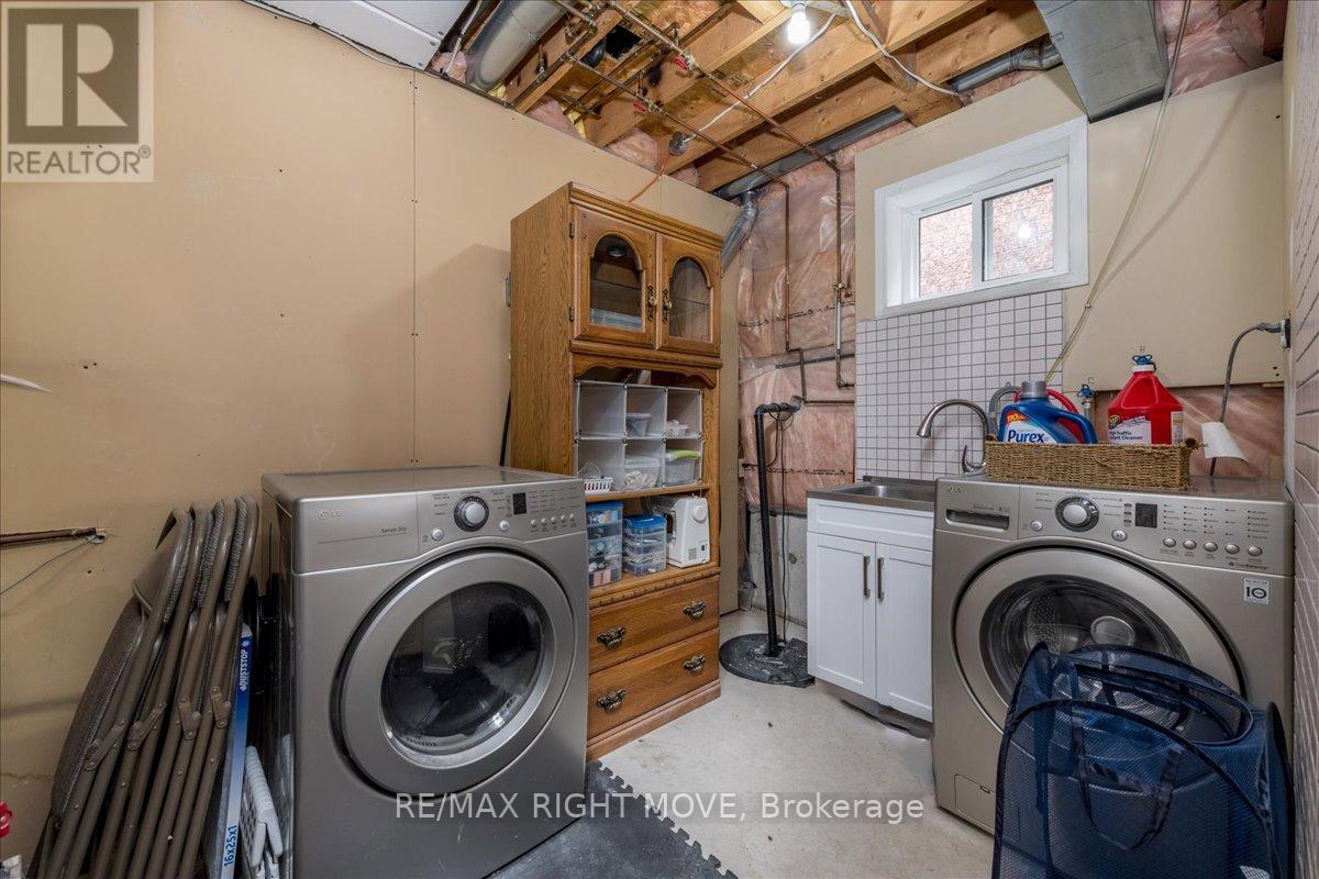 33 CARTER CRES
