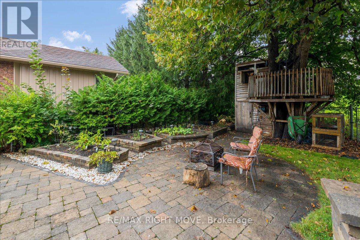 33 CARTER CRES