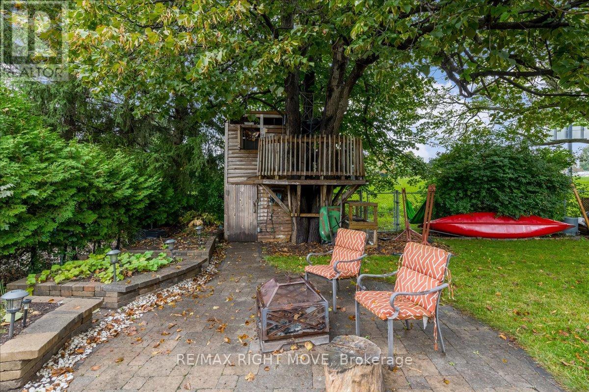 33 CARTER CRES