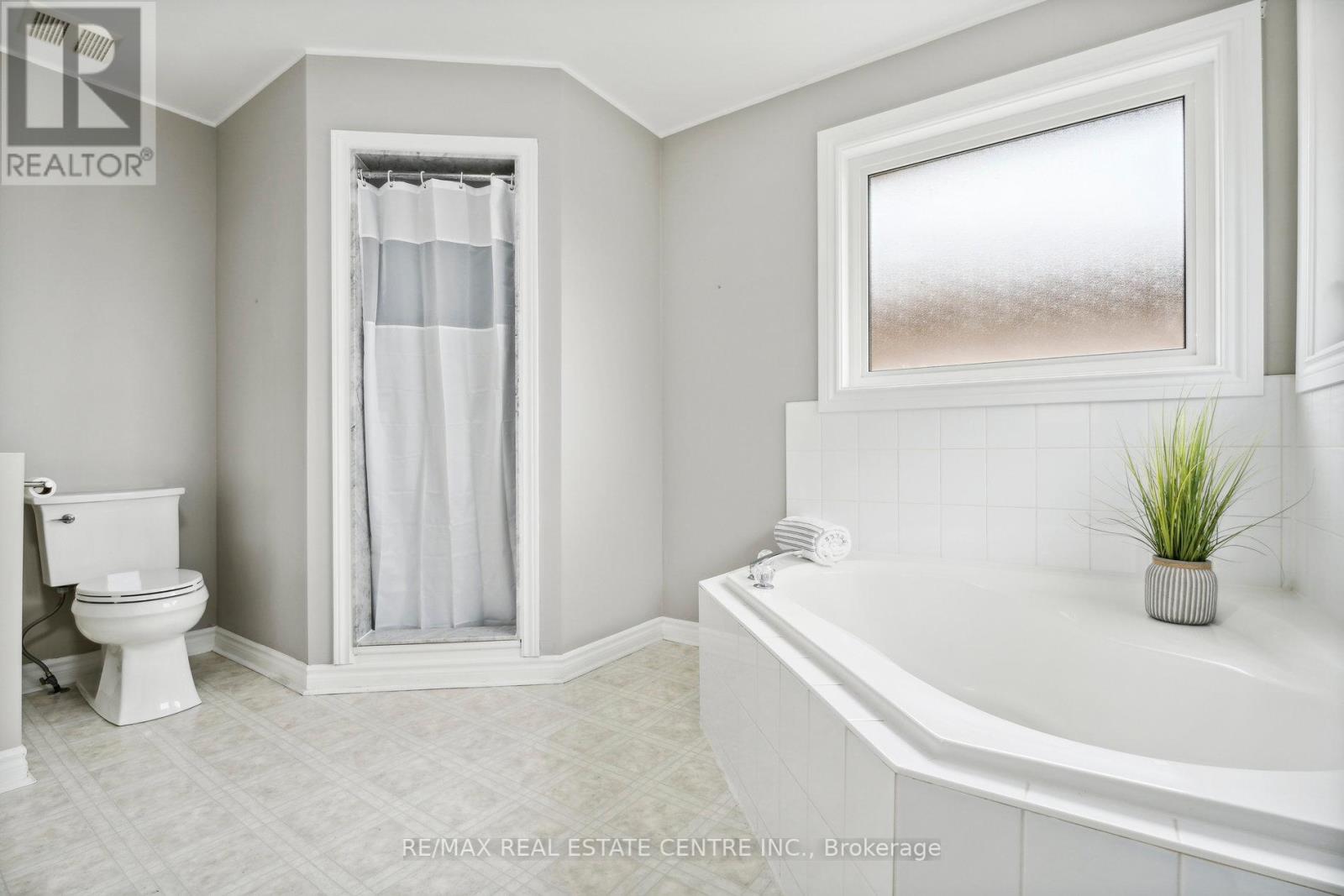 Listing S6817044 - Large Photo # 25