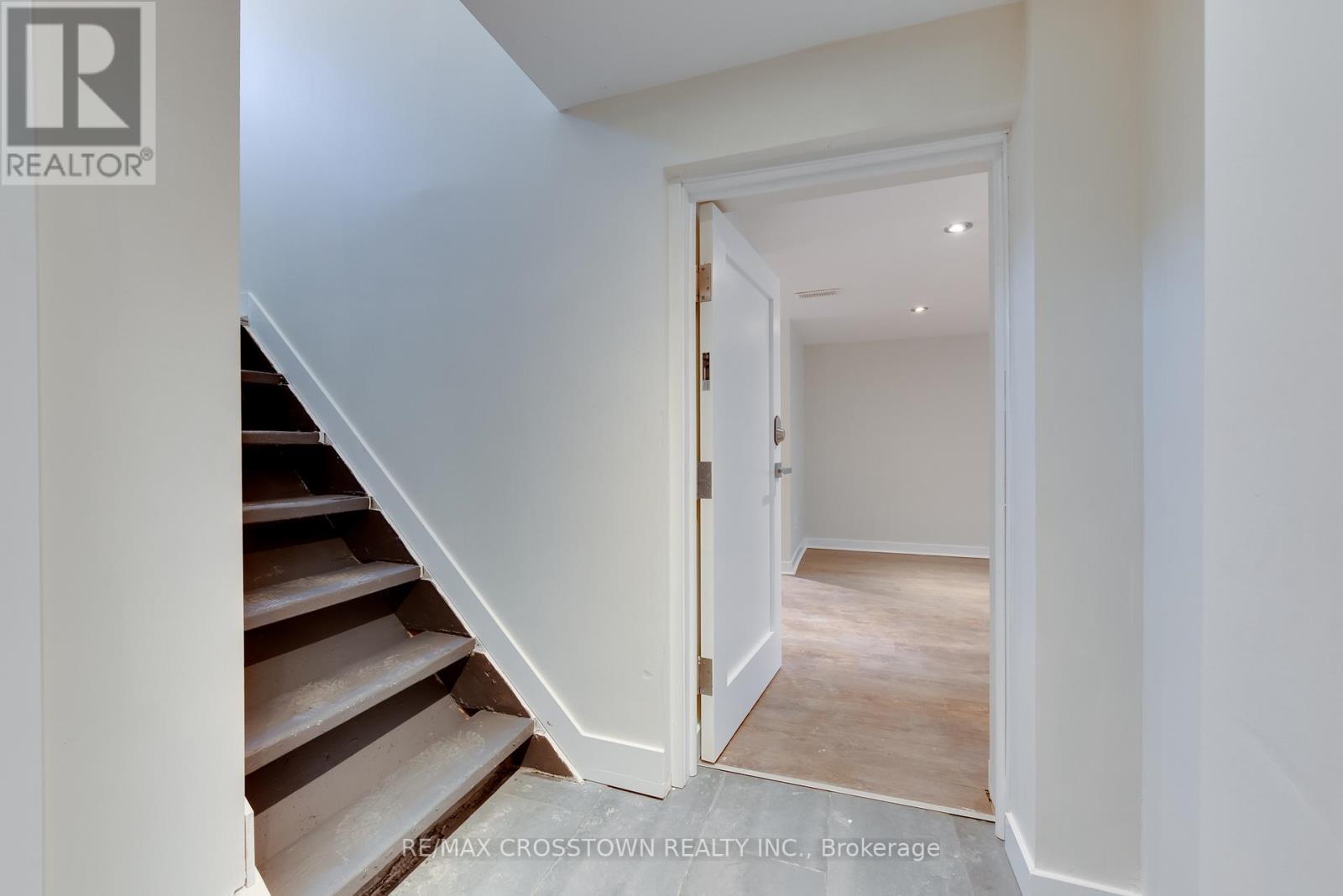#BSMT -120 DUNDONALD ST, #Bsmt
