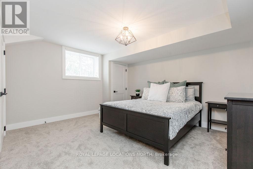 131 GLENLAKE BLVD