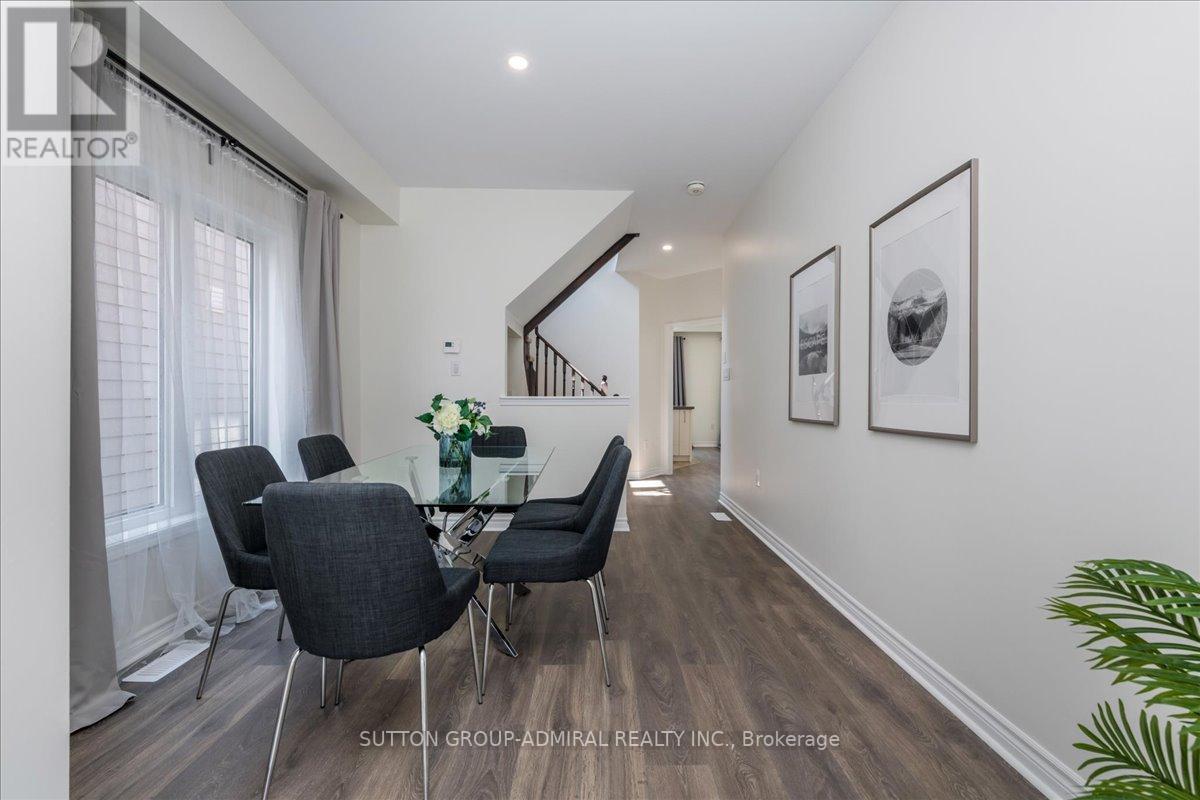 19 BOBOLINK DR