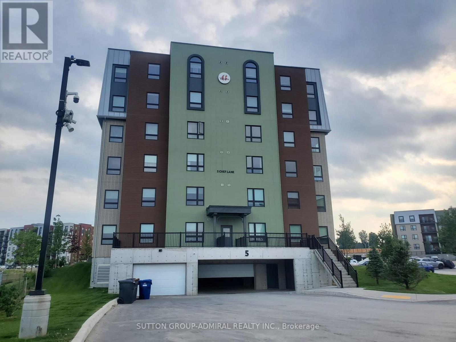 #401 -5 CHEF LANE, #401