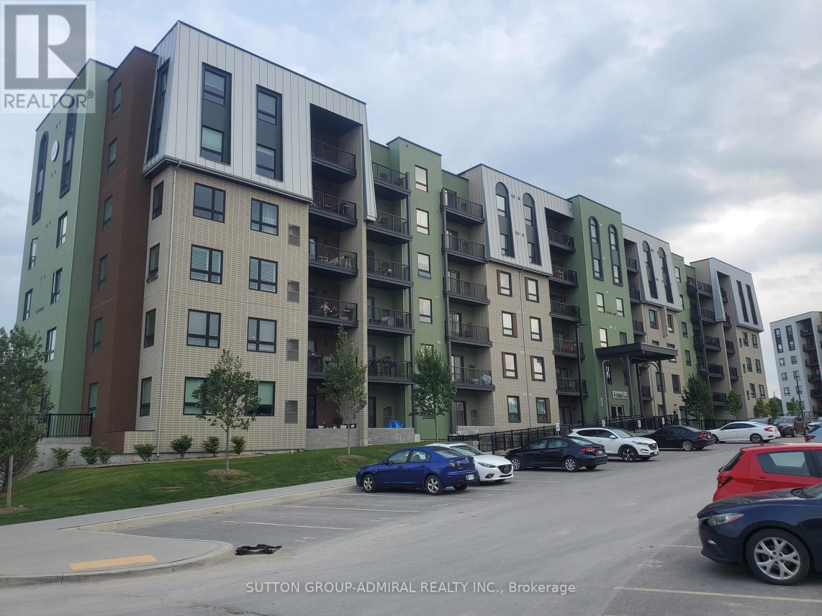 #401 -5 CHEF LANE, #401