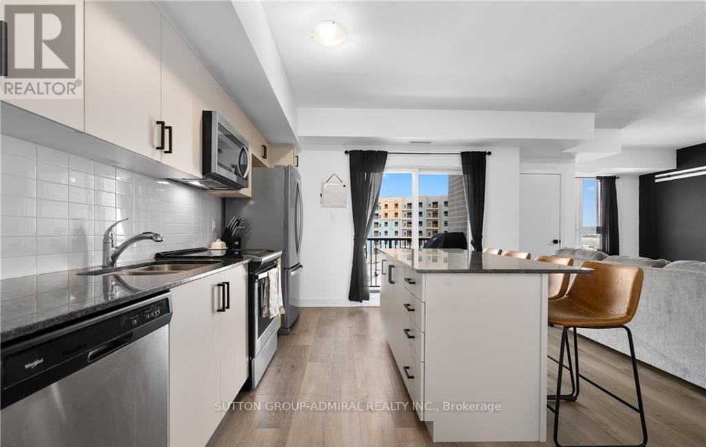 #401 -5 CHEF LANE, #401