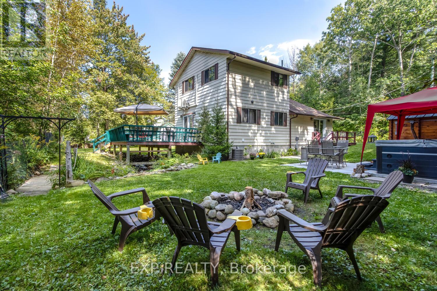 32 FOREST RD