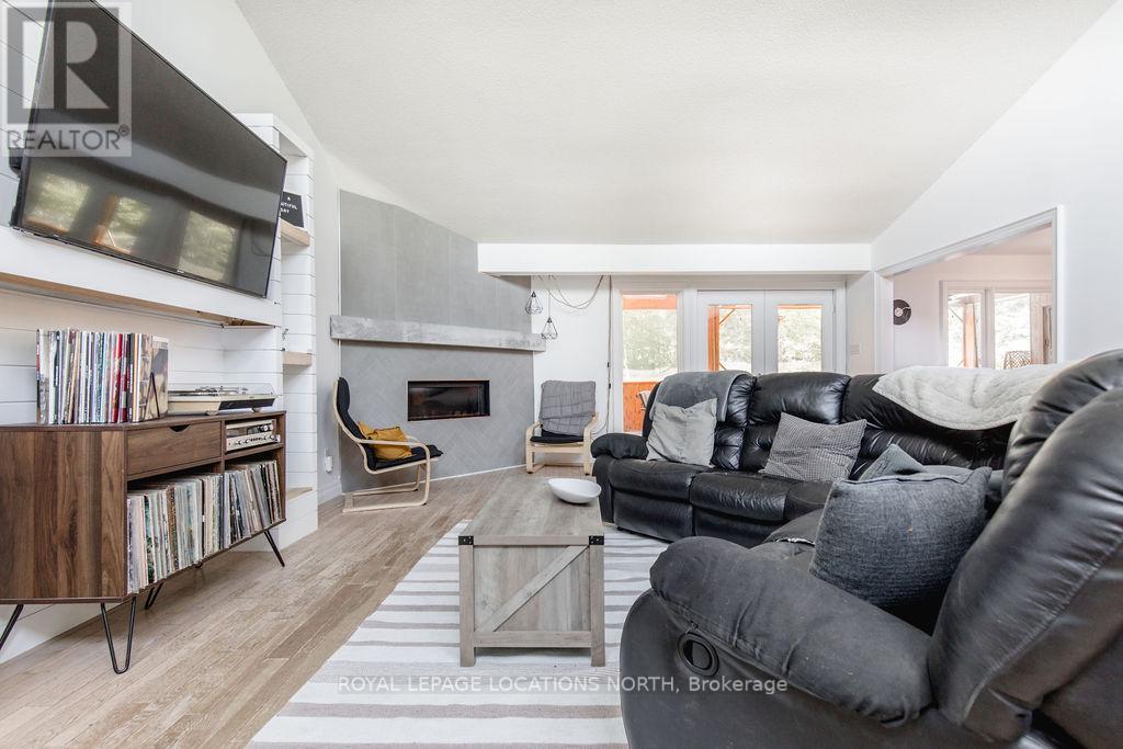 24 BRIDLEWOOD CRES