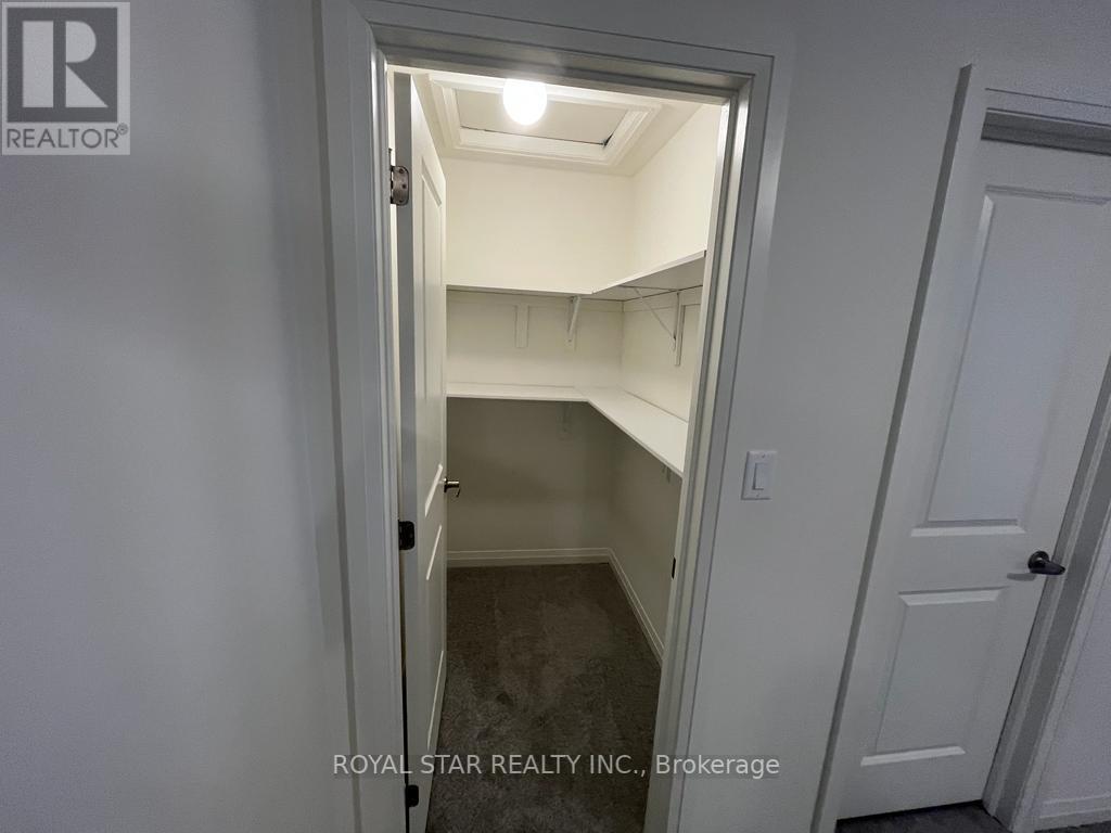22 LAHEY CRES