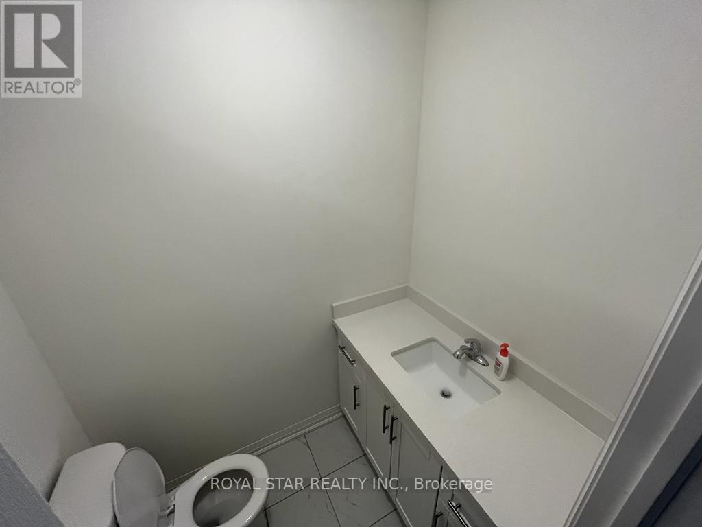 22 LAHEY CRES