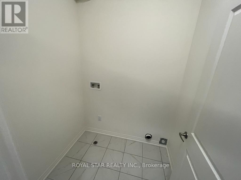 22 LAHEY CRES