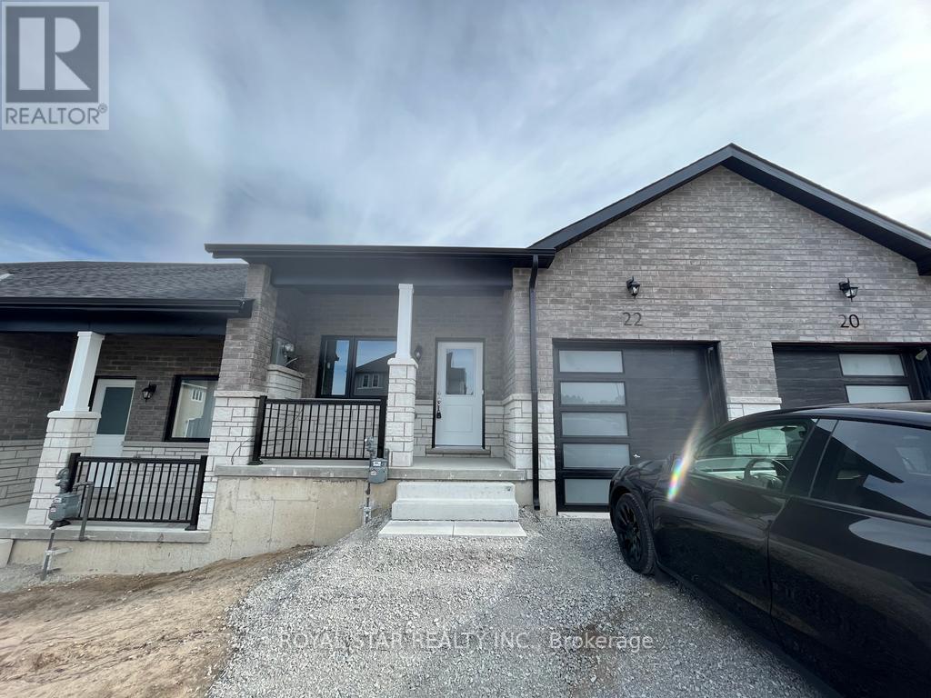 22 LAHEY CRES