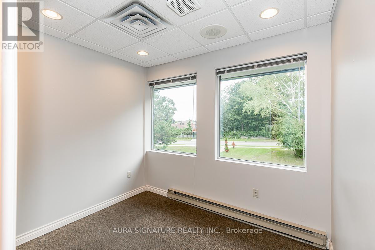 #203 -240 PENETANGUISHENE RD, #203
