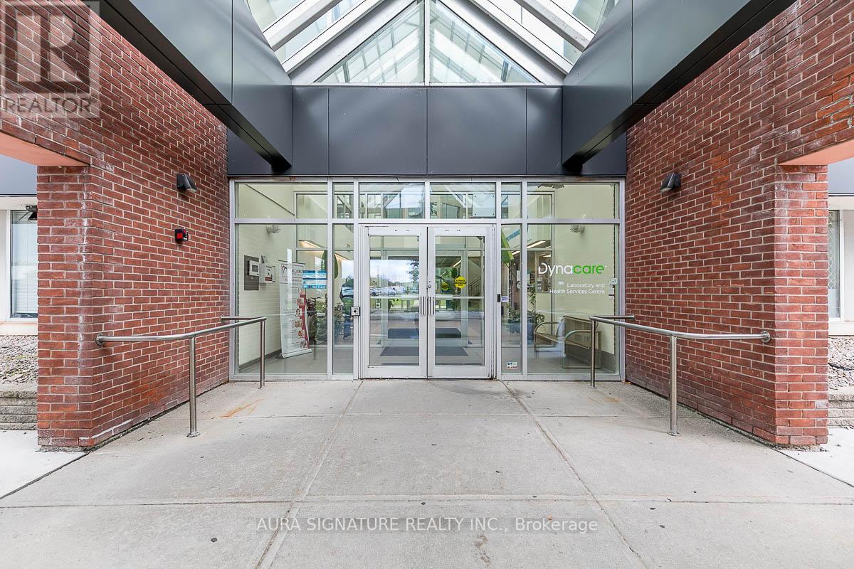 #203 -240 PENETANGUISHENE RD, #203