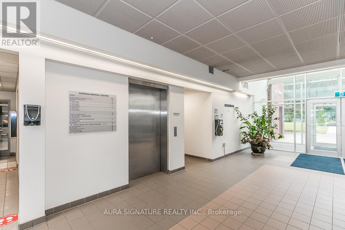 #203 -240 PENETANGUISHENE RD, #203