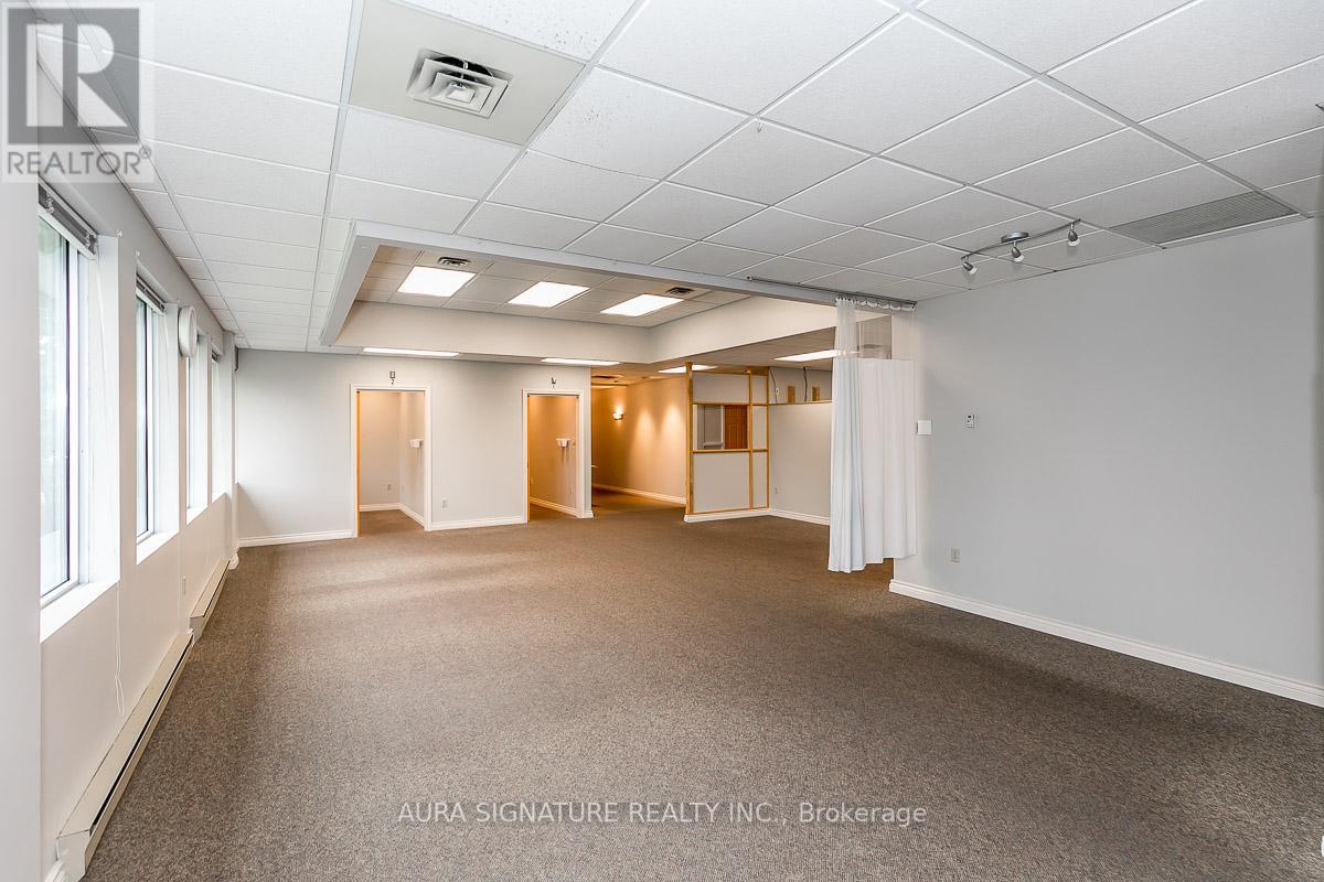 #203 -240 PENETANGUISHENE RD, #203