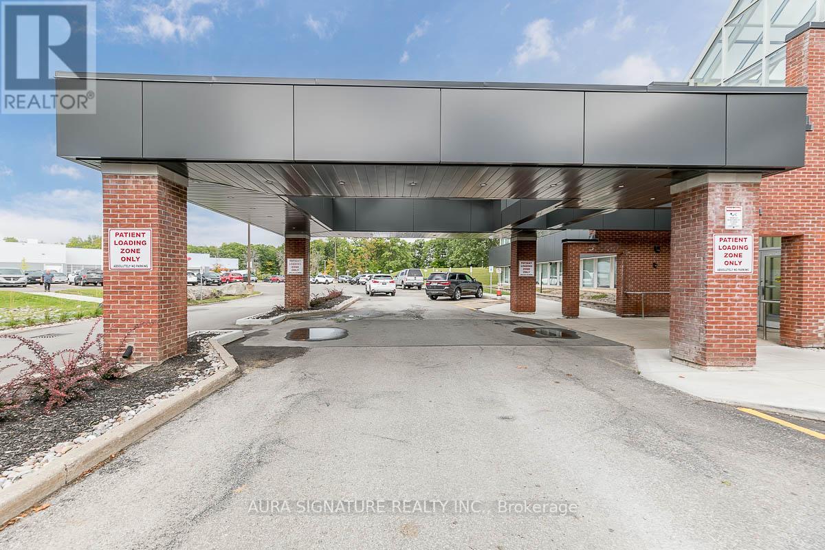 #104 -240 PENETANGUISHENE RD, #104