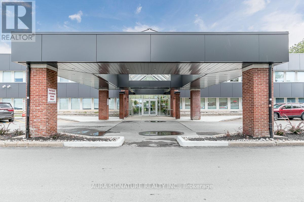 #104 -240 PENETANGUISHENE RD, #104