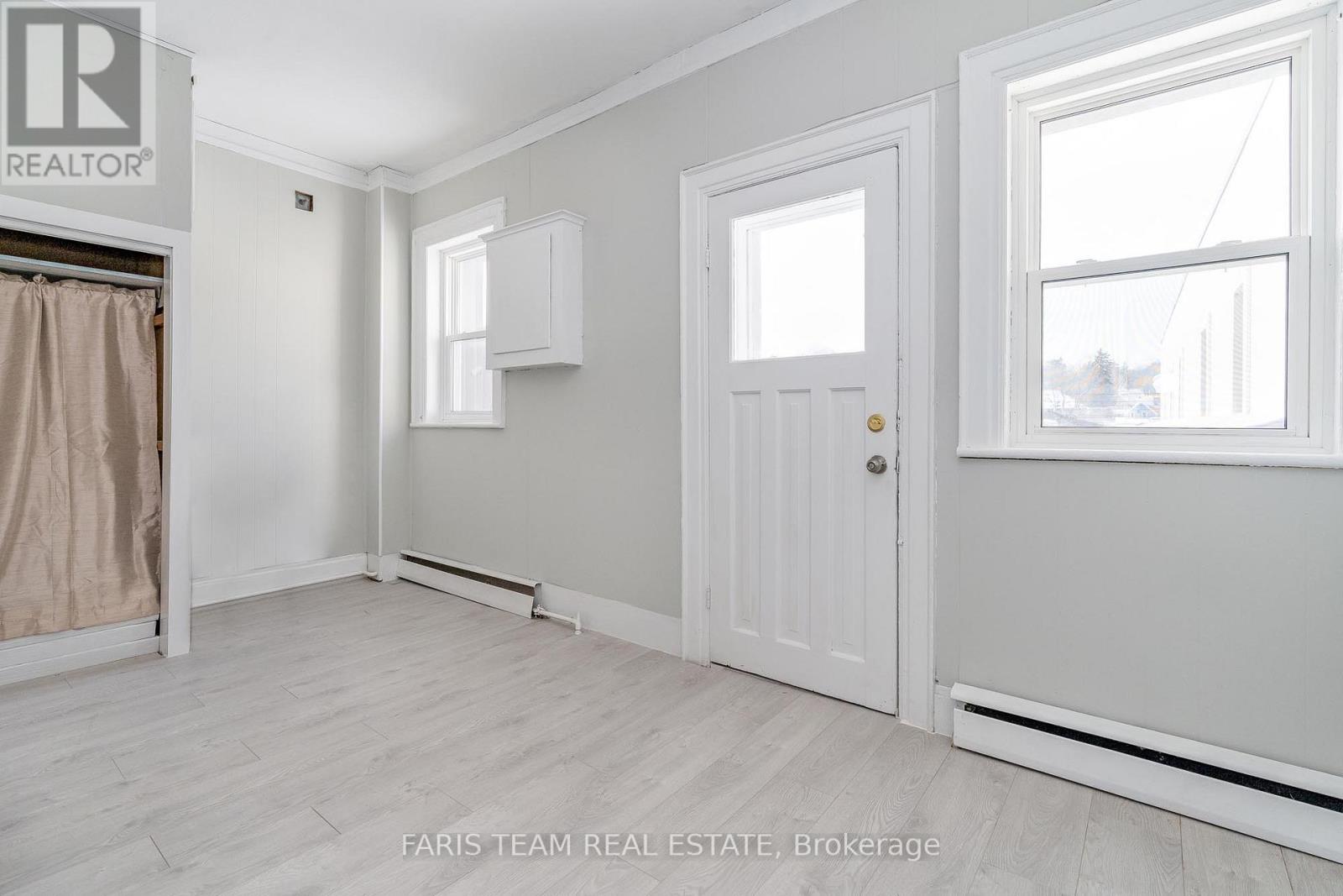 292 KING ST