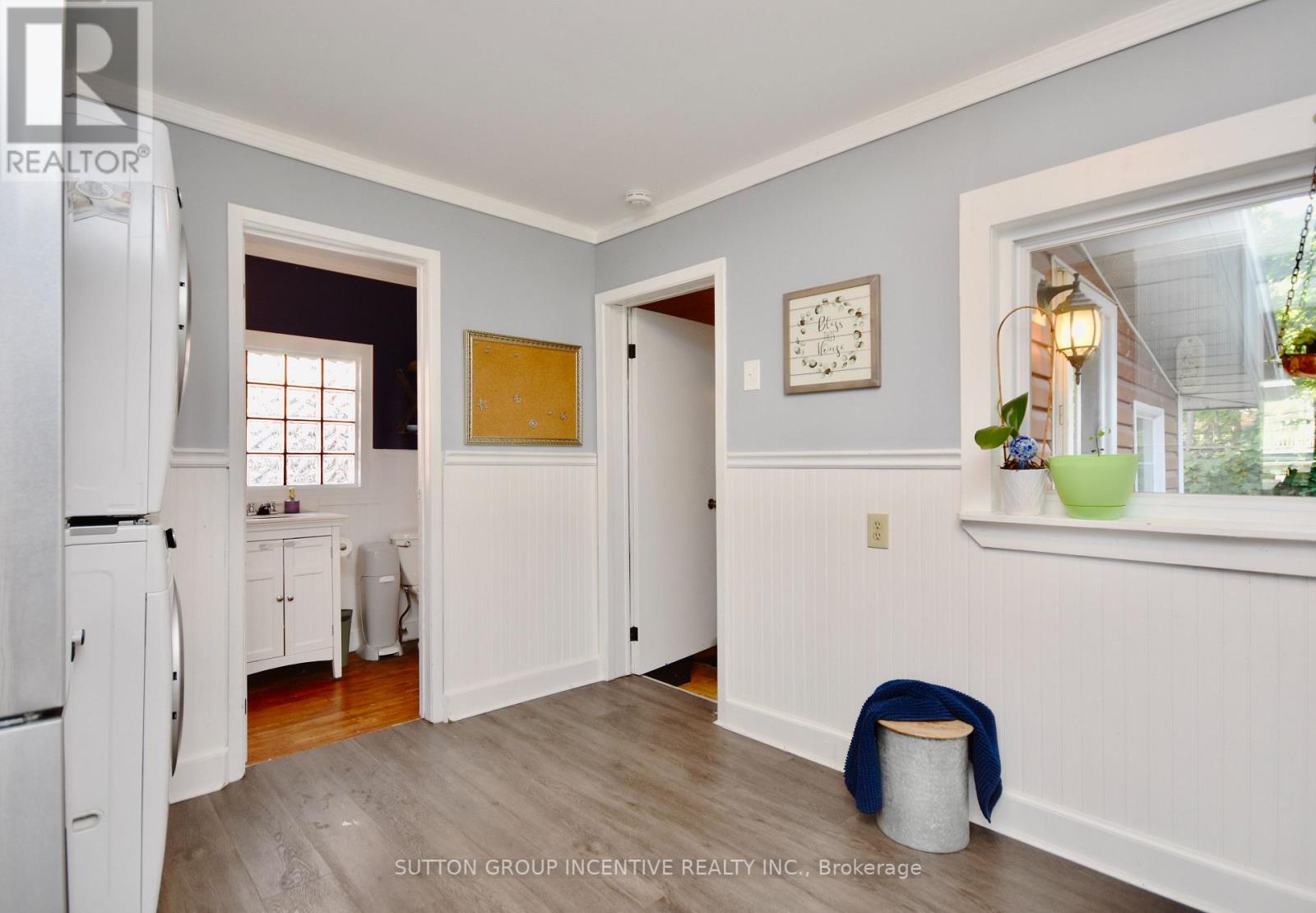 547 ELIZABETH ST