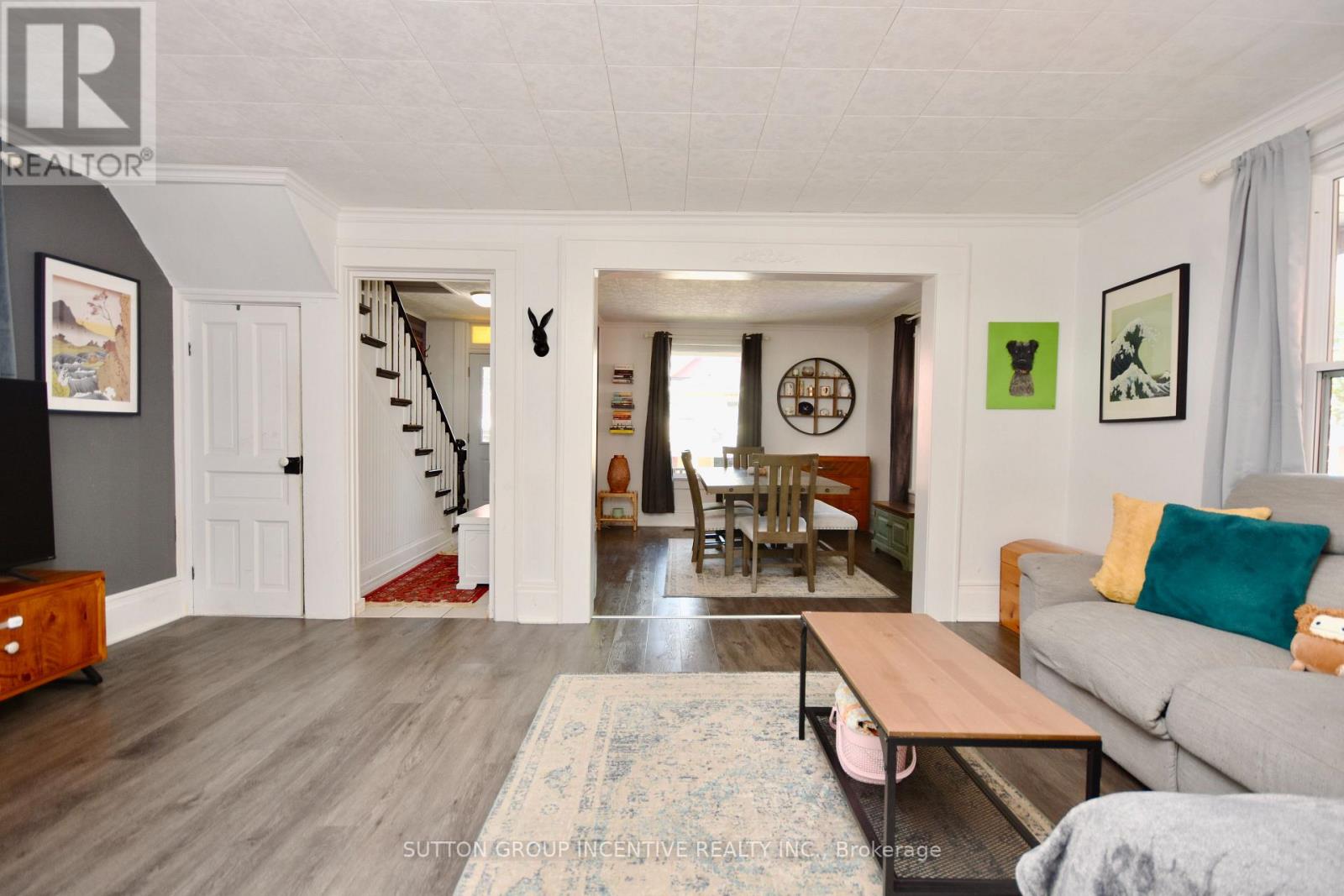 547 ELIZABETH ST