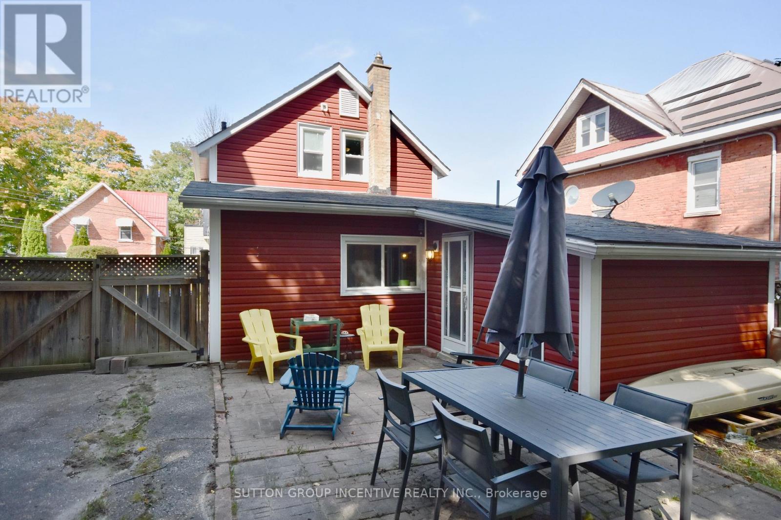 547 ELIZABETH ST