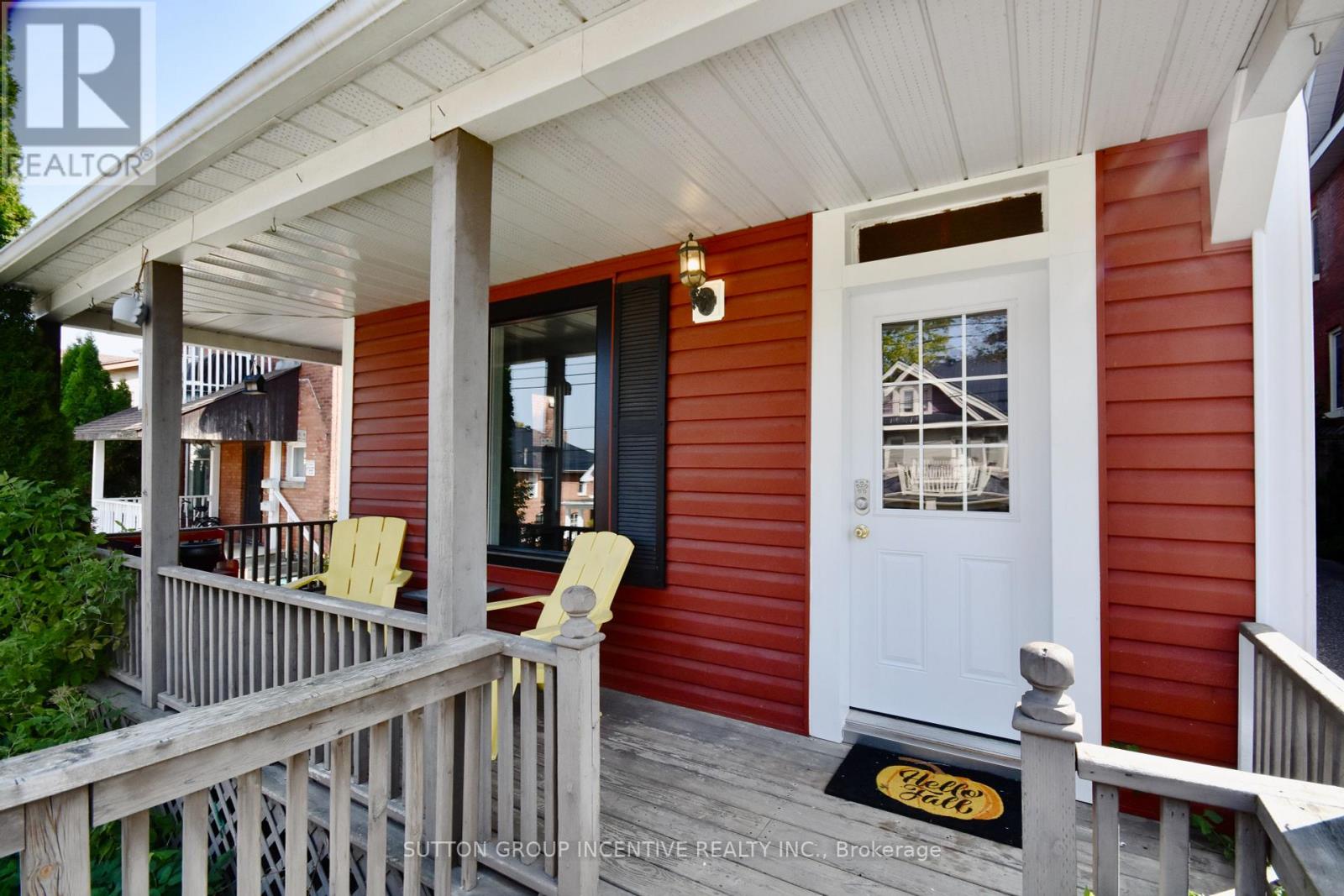 547 ELIZABETH ST