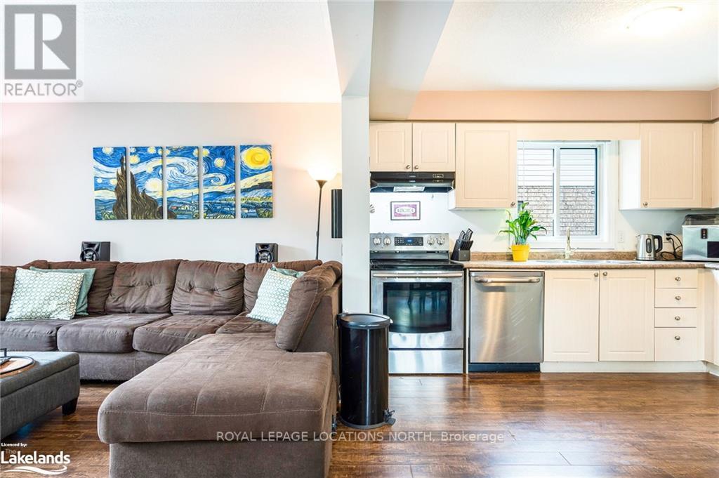 2 ALYSSA DR
