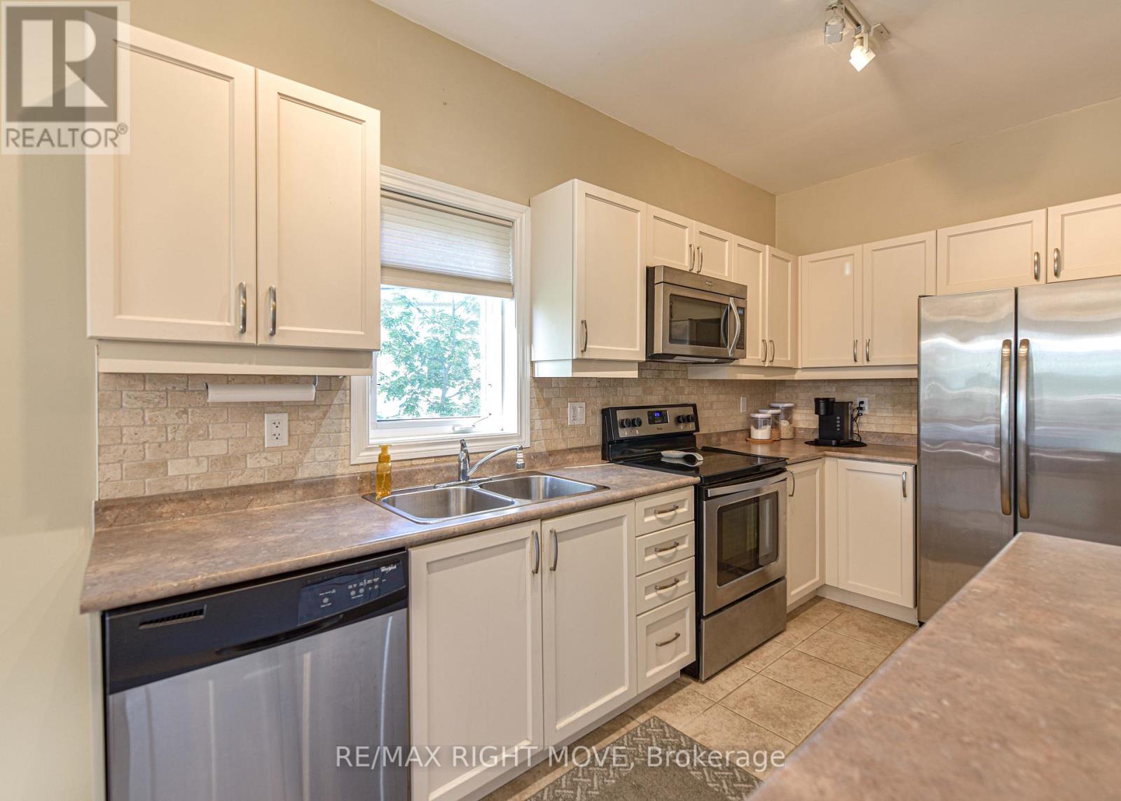 16 CANTERBURY CIRC