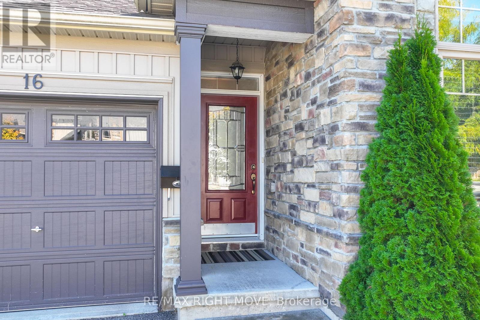 16 CANTERBURY CIRC