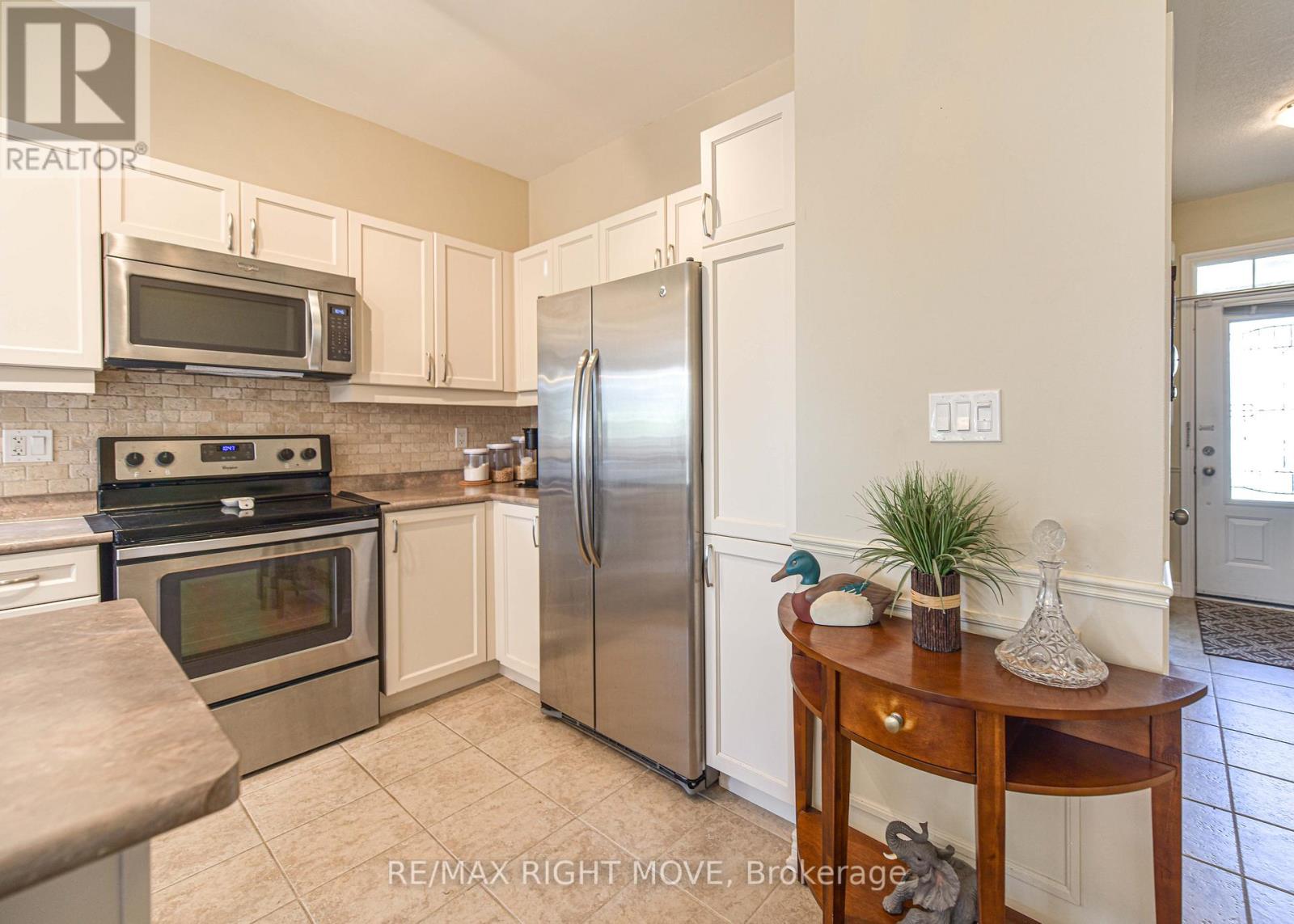 16 CANTERBURY CIRC