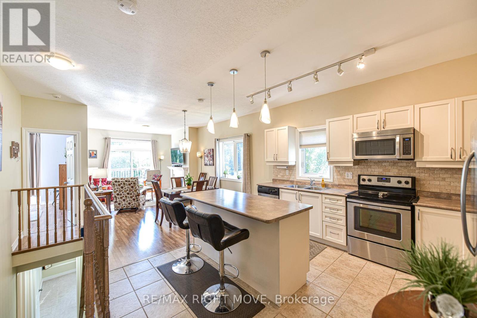 16 CANTERBURY CIRC