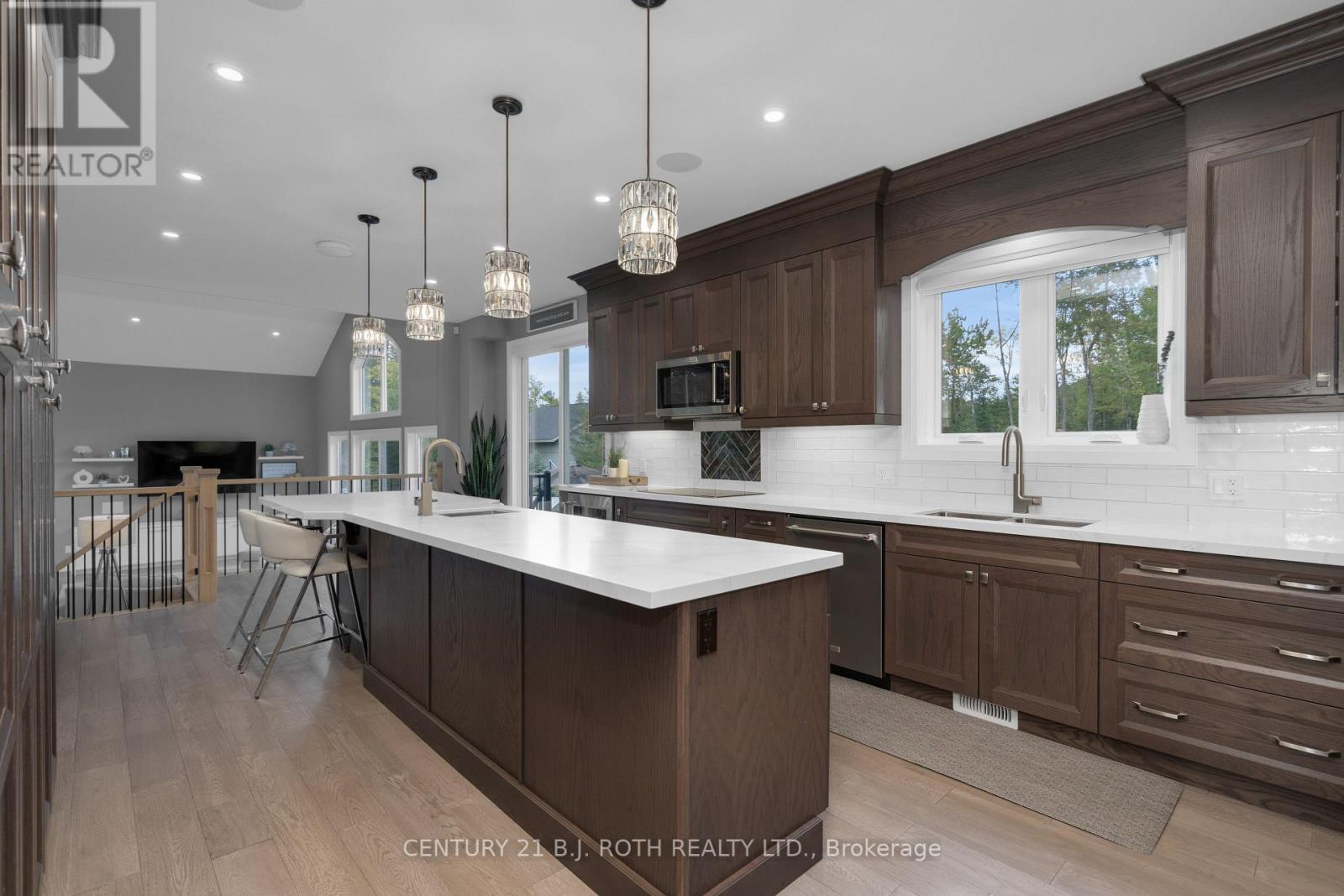 28 PANSY DR