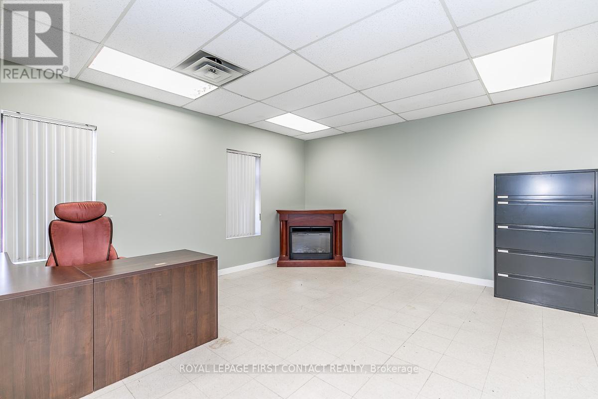 9 CHURCHILL DR