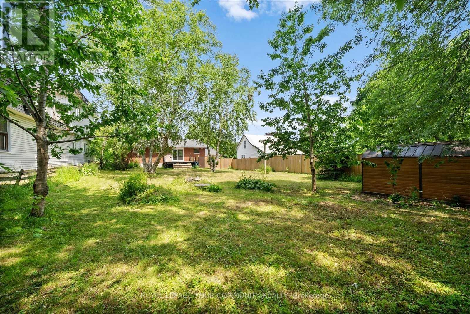 #LOWER -93 WESTMOUNT DR S, #Lower