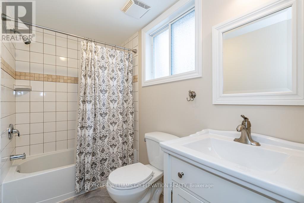 35 MERCER CRES