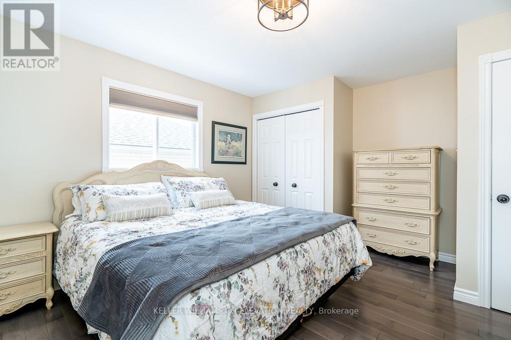 35 MERCER CRES