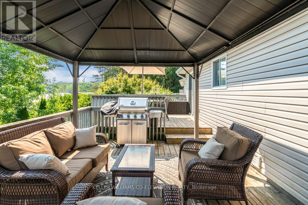35 MERCER CRES
