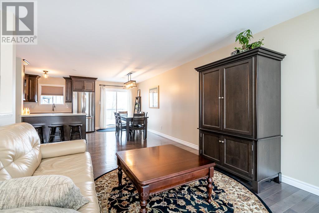 35 MERCER CRES